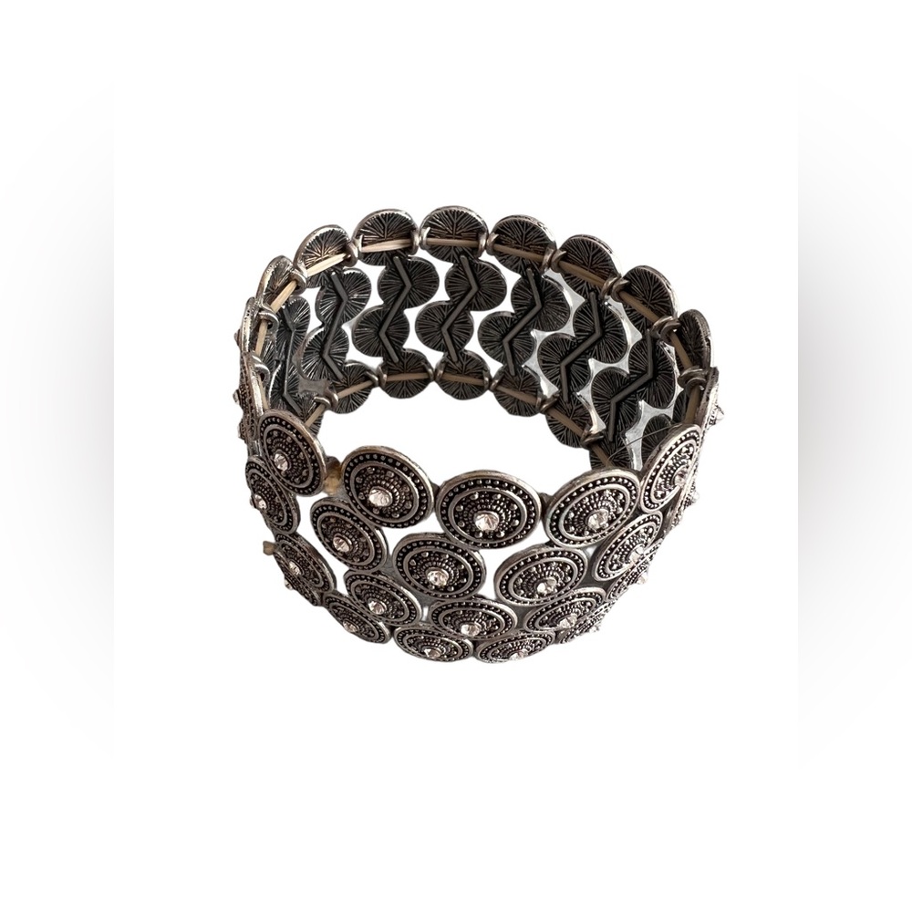 NEW Women’s Vintage Style Silver Tone With Stone Stretch Bracelet.